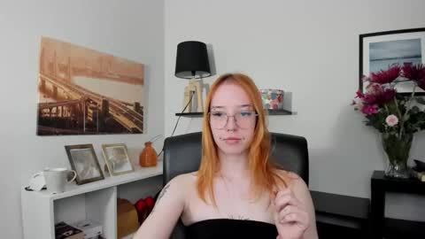 Snapshot of foxsonya chatting on 19, 5, 2026 Sonya online show from 19, 5, 2026
