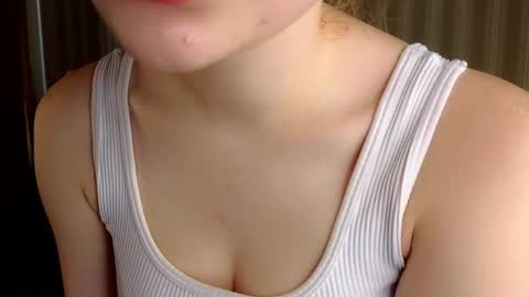 Snapshot of foxxx_tail chatting on 7, 6, 2026 Petra online show from 7, 6, 2026
