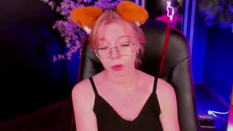 Snapshot of foxxxypolly chatting on 14, 7, 2026 Polly online show from 14, 7, 2026