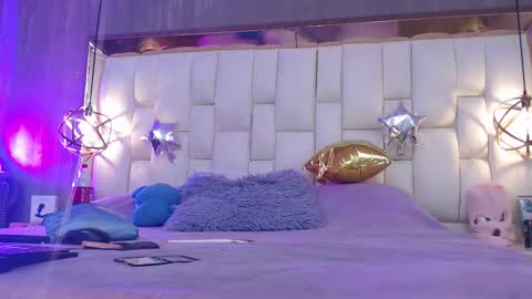 Foxxy  online show from 17, 12, 2025