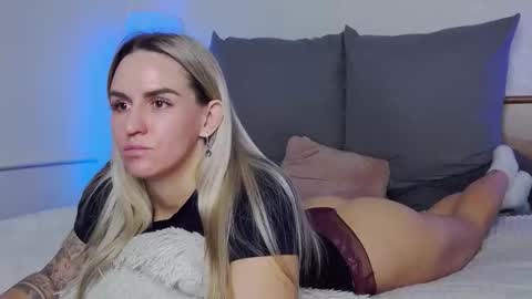 Snapshot of foxy_kimmi chatting on 30, 11, 2025 Foxy Kimmi online show from 30, 11, 2025