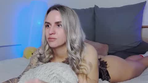 Snapshot of foxy_kimmi chatting on 2, 12, 2025 Foxy Kimmi online show from 2, 12, 2025