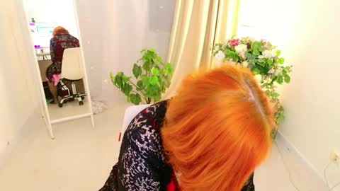 Snapshot of foxy_queeen chatting on 14, 4, 2026 Lola online show from 14, 4, 2026
