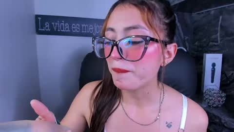 Snapshot of foxy_vilma chatting on 2, 5, 2026 Miss Vilma online show from 2, 5, 2026
