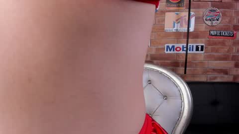 Snapshot of foxy_xiaomi chatting on 11, 4, 2026 Miss Xiaomi online show from 11, 4, 2026