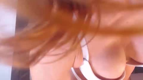Snapshot of foxyadele_ chatting on 22, 10, 2025 Adela - Single mom. 40 y online show from 22, 10, 2025