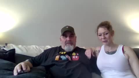 foxyfang online show from 10, 1, 2025