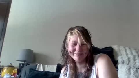 foxyfang online show from 4, 12, 2025