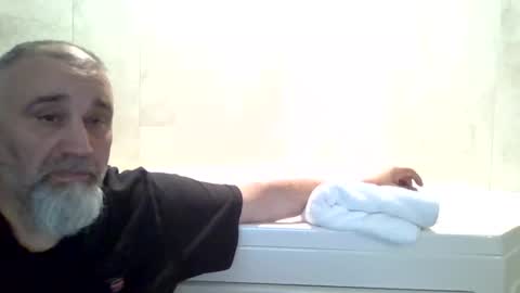 Snapshot of foxyfang chatting on 3, 5, 2026 foxyfang online show from 3, 5, 2026