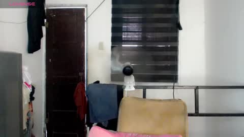 Snapshot of foxyinnocentstar chatting on 2, 2, 2025 jenny online show from 2, 2, 2025
