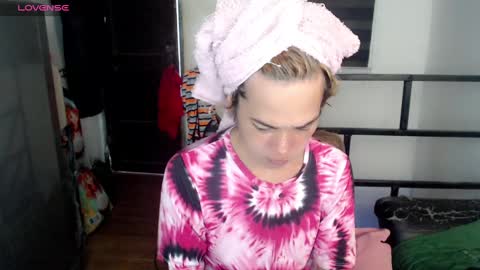 Snapshot of foxyinnocentstar chatting on 22, 2, 2025 jenny online show from 22, 2, 2025