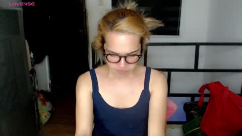 Snapshot of foxyinnocentstar chatting on 5, 3, 2025 jenny online show from 5, 3, 2025