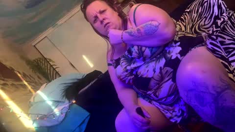 foxyladysback923 online show from 4, 2, 2025