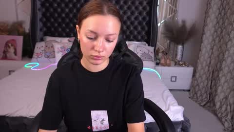 Snapshot of foxymayy chatting on 23, 9, 2025 Maya online show from 23, 9, 2025