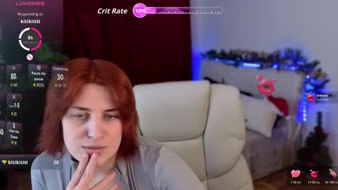 Snapshot of foxyrayy chatting on 27, 11, 2025 F O X online show from 27, 11, 2025