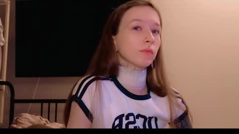 Snapshot of fran_bow chatting on 6, 4, 2026 fran_bow online show from 6, 4, 2026