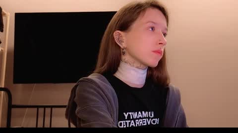 Snapshot of fran_bow chatting on 9, 4, 2026 fran_bow online show from 9, 4, 2026