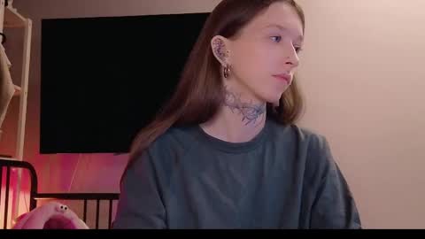 Snapshot of fran_bow chatting on 16, 4, 2026 fran_bow online show from 16, 4, 2026