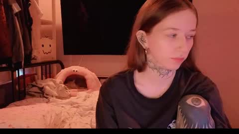 Snapshot of fran_bow chatting on 28, 4, 2026 fran_bow online show from 28, 4, 2026