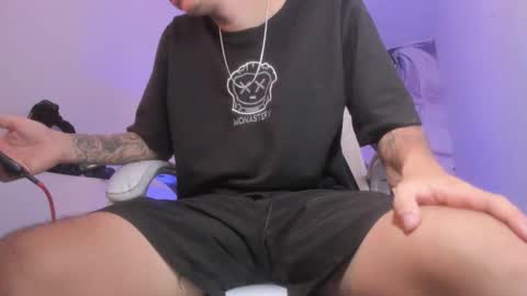 Snapshot of fran_boy_ chatting on 3, 2, 2026 Fran online show from 3, 2, 2026