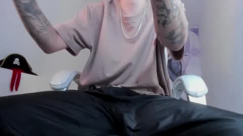 Snapshot of fran_boy_ chatting on 7, 3, 2026 Fran online show from 7, 3, 2026