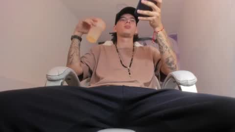 Snapshot of fran_boy_ chatting on 5, 4, 2026 Fran online show from 5, 4, 2026