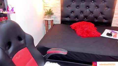 Snapshot of francesca_bbw chatting on 12, 9, 2025 online show from 12, 9, 2025