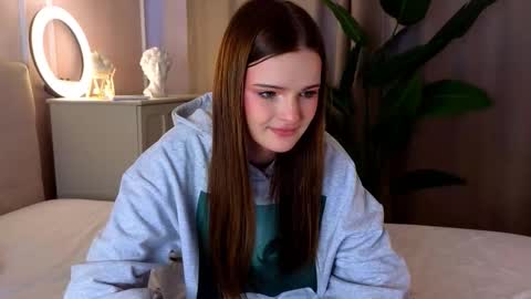 Marybrown eye Katy gray eye online show from 27, 2, 2026