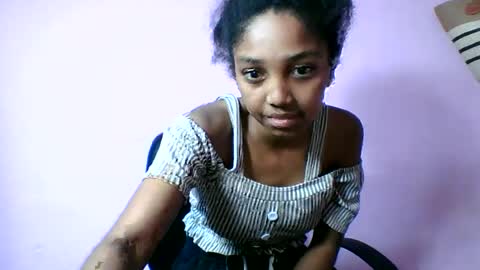 Snapshot of francia333068 chatting on 13, 6, 2026 francia333068 online show from 13, 6, 2026