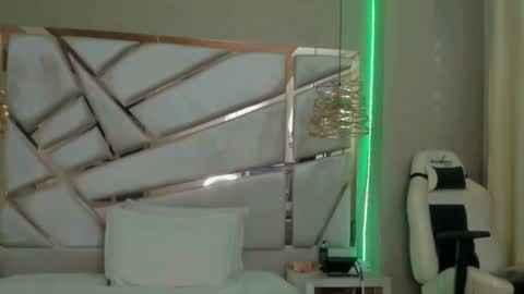 Snapshot of francis_20 chatting on 17, 3, 2026 francis_20 online show from 17, 3, 2026