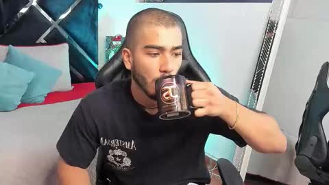 Snapshot of francobanderas1 chatting on 19, 12, 2025 FRANCO online show from 19, 12, 2025