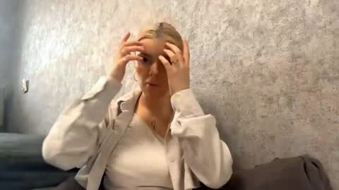 Snapshot of francoisebardeen chatting on 29, 4, 2026 Britney online show from 29, 4, 2026