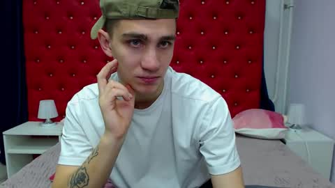 Snapshot of frank_mooree chatting on 30, 10, 2025 Frank online show from 30, 10, 2025