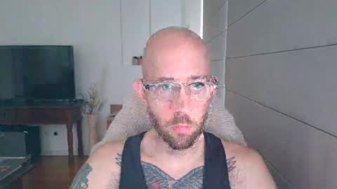 Snapshot of frank_perry2332 chatting on 21, 4, 2026 frank_perry2332 online show from 21, 4, 2026