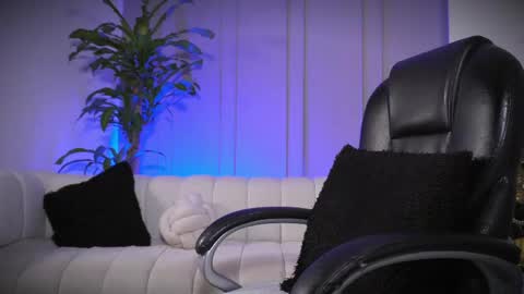 Frank Farrell. Hey remember to give me a thumbs up Ty online show from 17, 4, 2026