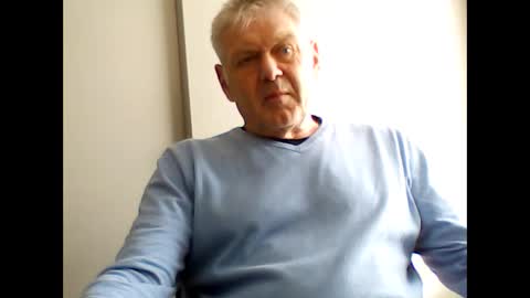 Snapshot of frannkboy61 chatting on 6, 4, 2026 frannkboy61 online show from 6, 4, 2026