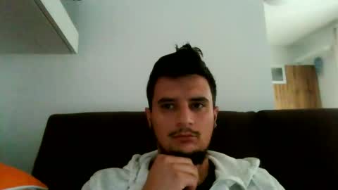 Snapshot of fraromeo2 chatting on 14, 10, 2025 fraromeo2 online show from 14, 10, 2025