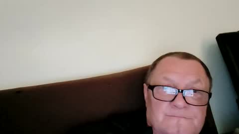 Snapshot of frauenfeind1 chatting on 17, 5, 2026 Wolfi online show from 17, 5, 2026
