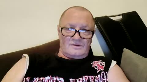 Snapshot of frauenfeind1 chatting on 2, 8, 2026 Wolfi online show from 2, 8, 2026