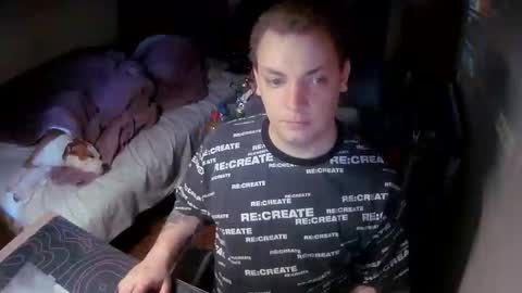 Snapshot of freak_azoid chatting on 19, 12, 2025 freak_azoid online show from 19, 12, 2025