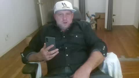 Snapshot of freakpopsickle69 chatting on 25, 11, 2025 poundyouout1969 online show from 25, 11, 2025