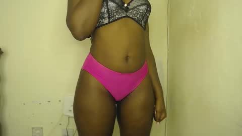 Snapshot of freaky_ass chatting on 14, 4, 2026 Berry online show from 14, 4, 2026