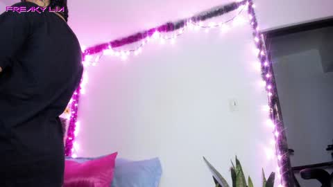 Snapshot of freaky_lia chatting on 10, 12, 2024 Lia Gomez online show from 10, 12, 2024