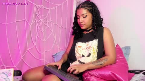 Snapshot of freaky_lia chatting on 24, 12, 2024 Lia Gomez online show from 24, 12, 2024