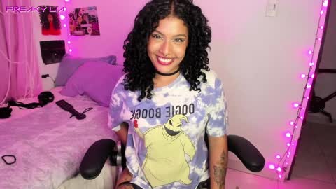 Snapshot of freaky_lia chatting on 14, 1, 2025 Lia Gomez online show from 14, 1, 2025