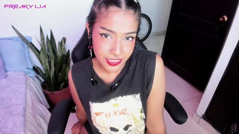 Snapshot of freaky_lia chatting on 25, 1, 2025 Lia Gomez online show from 25, 1, 2025