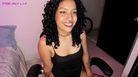 Snapshot of freaky_lia chatting on 28, 1, 2025 Lia Gomez online show from 28, 1, 2025