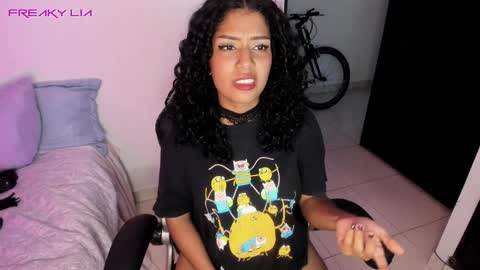 Snapshot of freaky_lia chatting on 28, 1, 2025 Lia Gomez online show from 28, 1, 2025