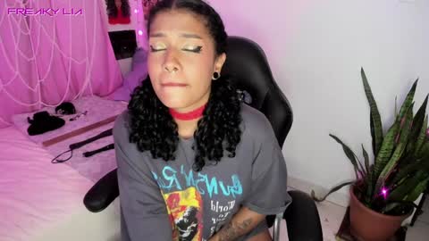 Snapshot of freaky_lia chatting on 8, 2, 2025 Lia Gomez online show from 8, 2, 2025
