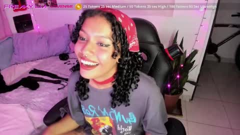 Snapshot of freaky_lia chatting on 26, 2, 2025 Lia Gomez online show from 26, 2, 2025